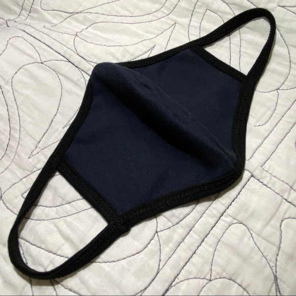 Reversible 2 layered quality mask - Picture 2 of 8